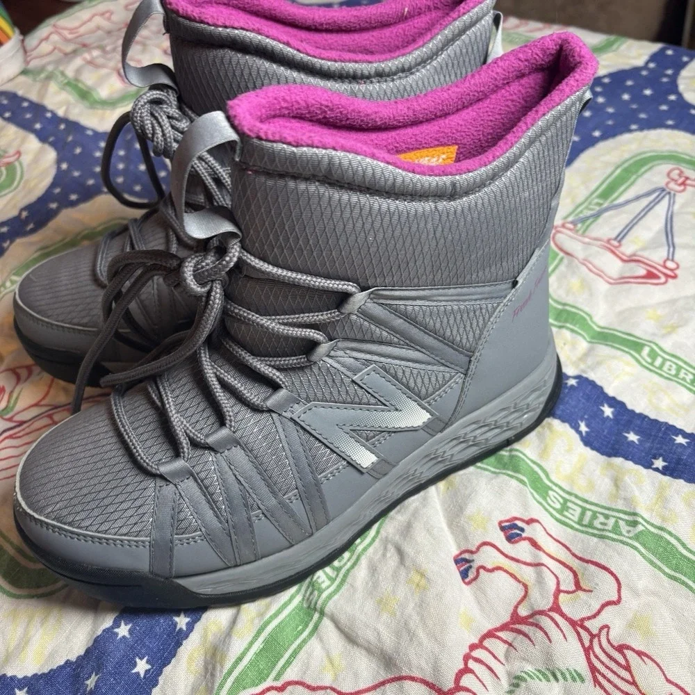 New Balance Fresh Foam Sneaker Boot Water Resistant Insulated Grey Size 8